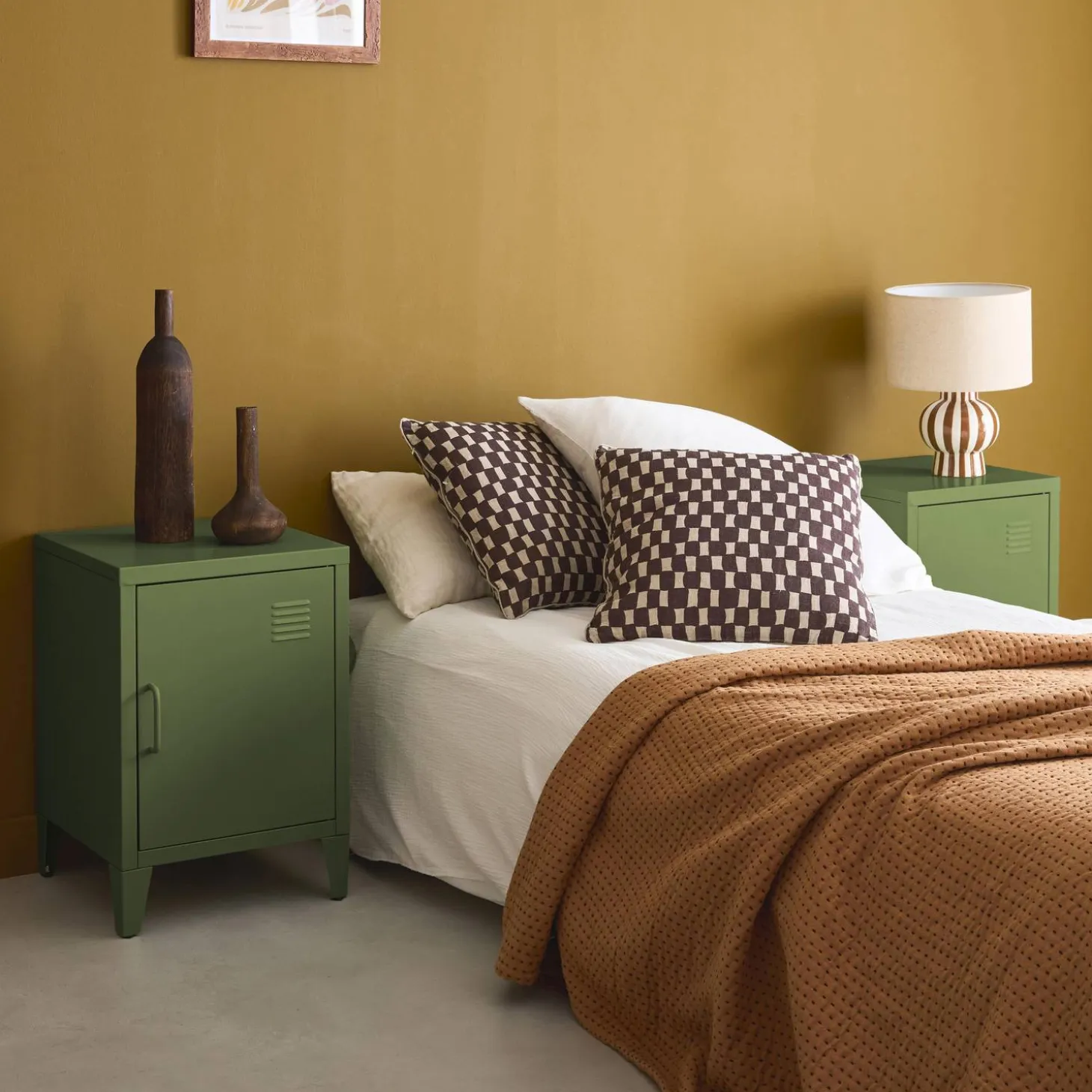 Set of 2 industrial bedside tables, 1 door