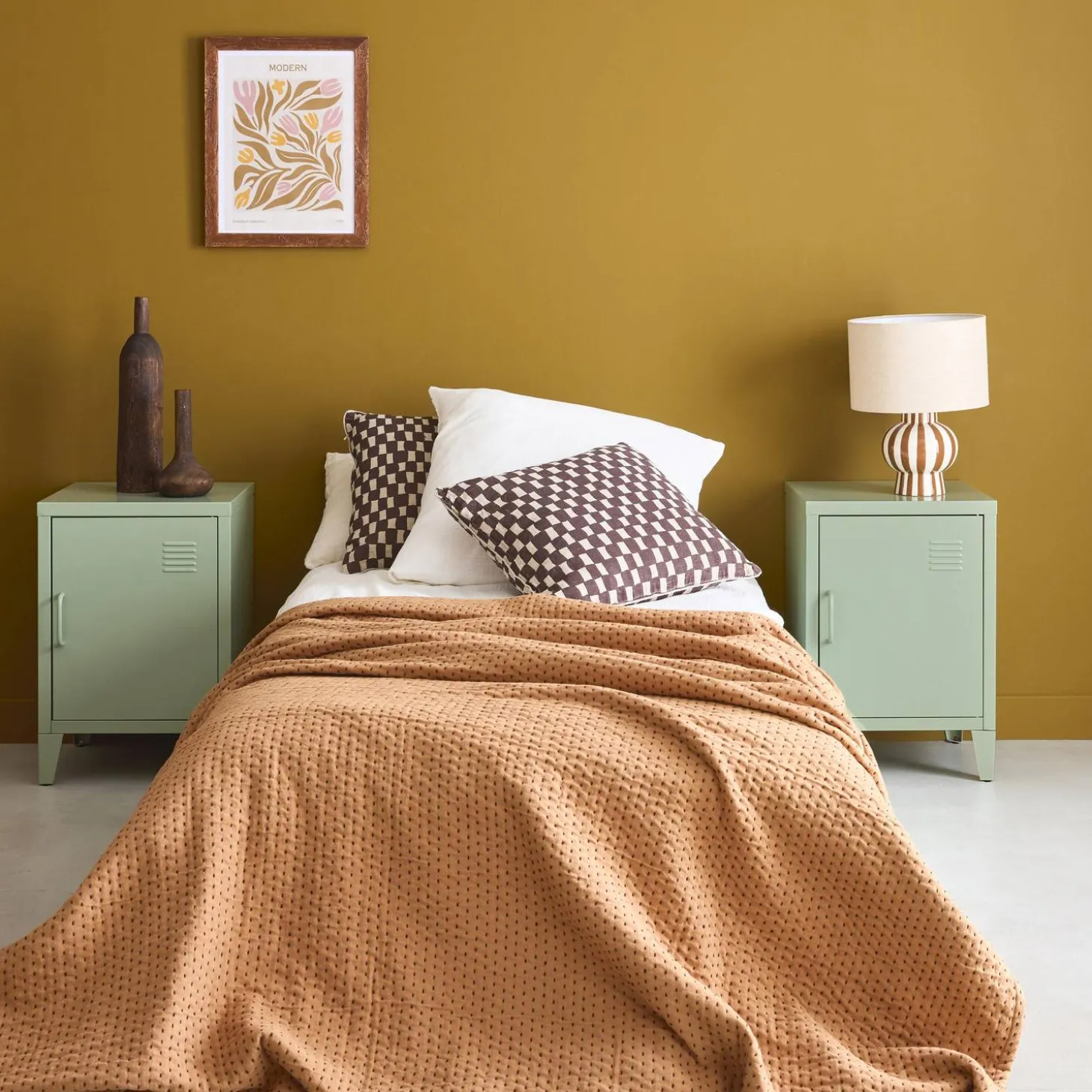 Set of 2 industrial bedside tables, 1 door