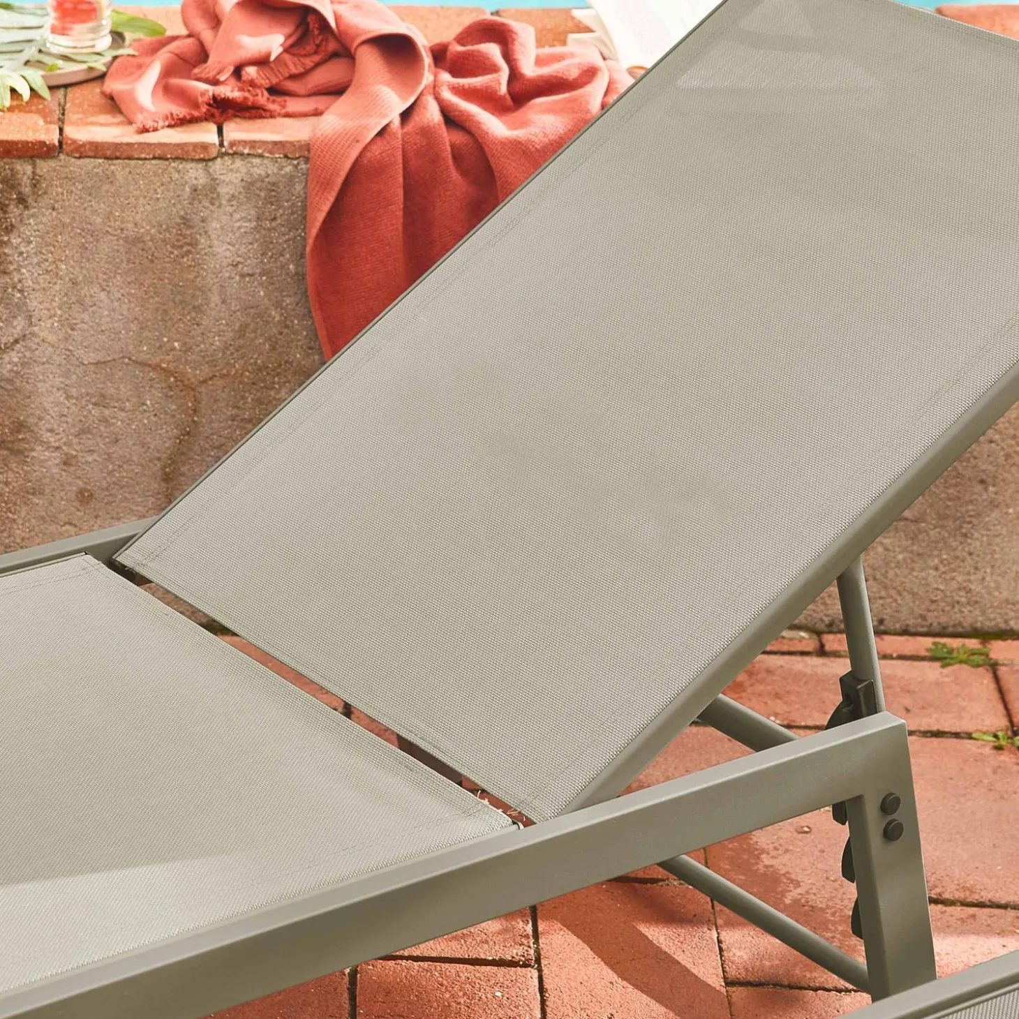 Set of 2 multi-position deckchairs, textilene and steel