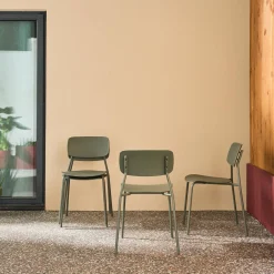 Set of 4 stackable steel and plastic garden chairs