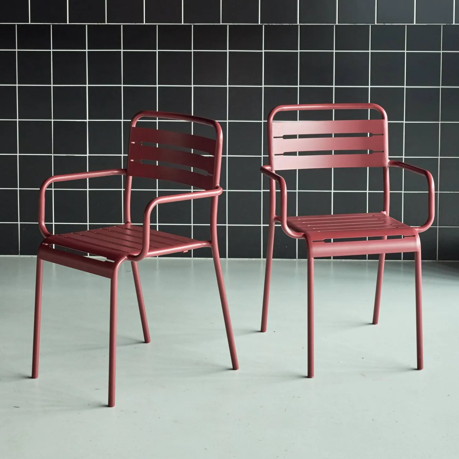 Set of 2 stackable steel garden armchairs