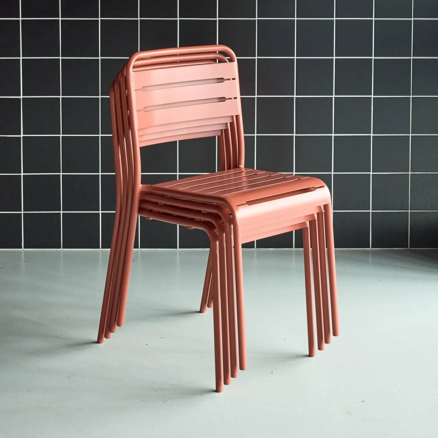 Set of 4 stackable steel garden chairs