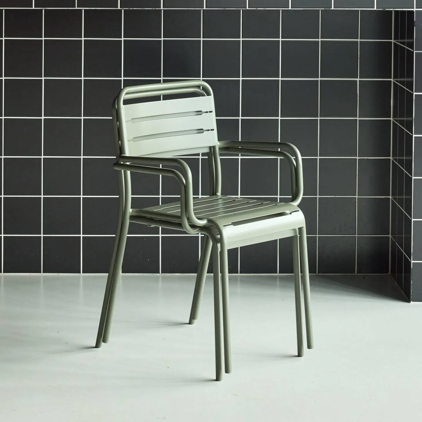 Set of 2 stackable steel garden armchairs