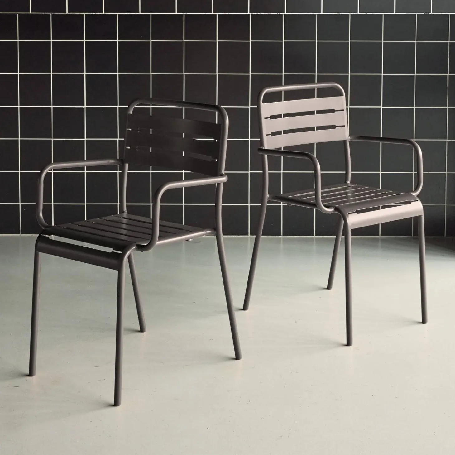 Set of 2 stackable steel garden armchairs