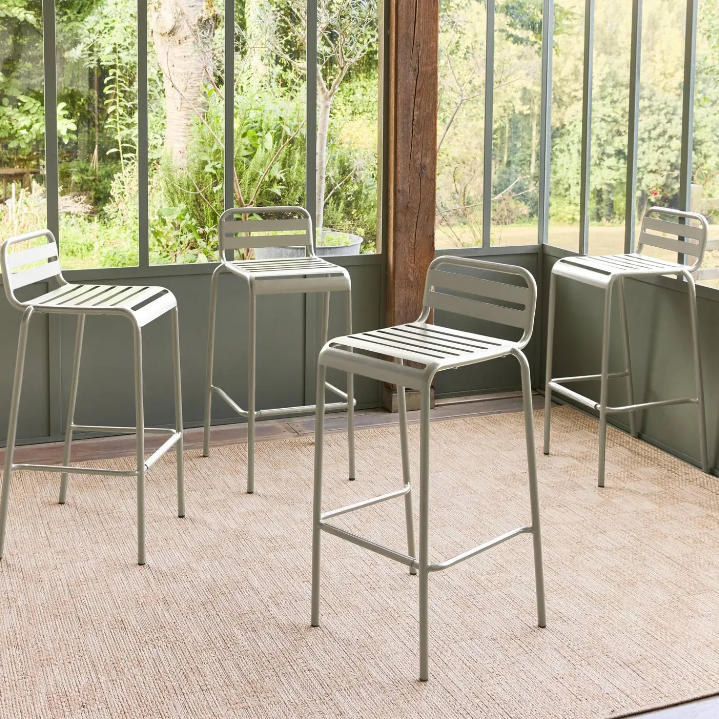 Set of 4 steel and stackable garden high chairs