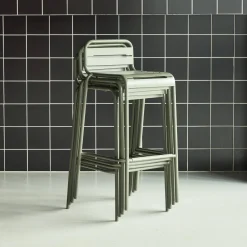 Set of 4 steel and stackable garden high chairs