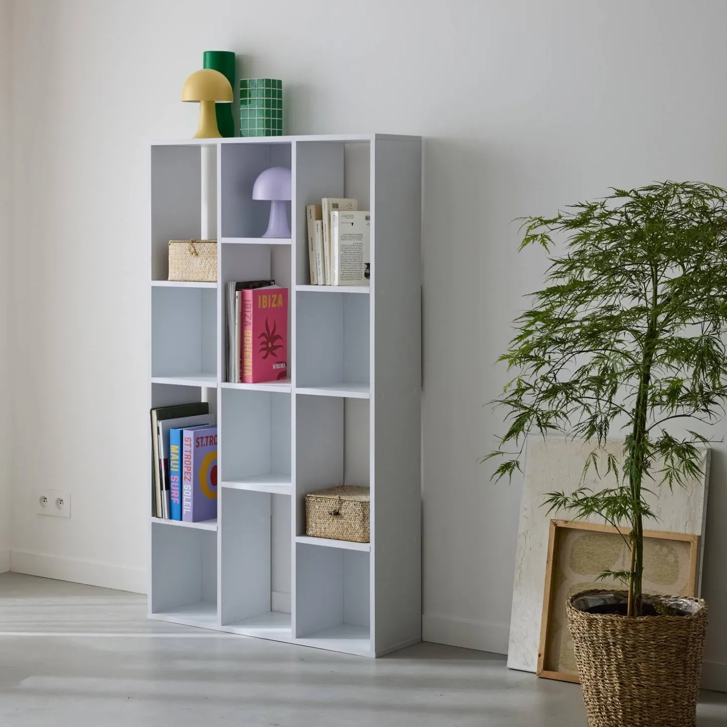 3-shelf bookshelf with 12 compartments