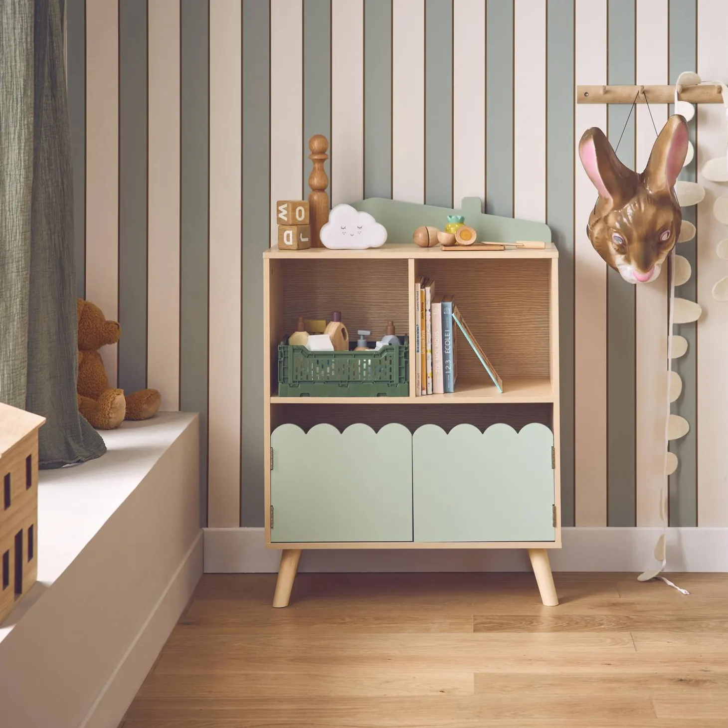 2-shelf 2-door children's bookcase