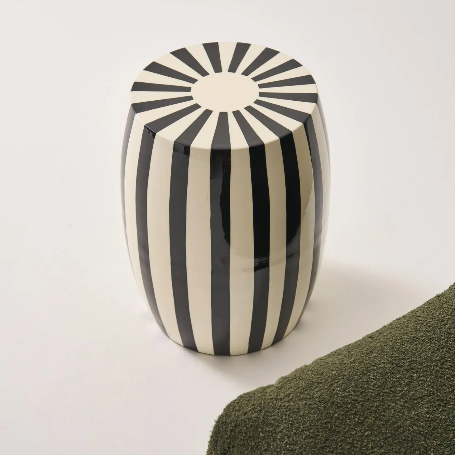 Side table, end table, bedside table in enameled steel, two-tone stripes Ø35 x H 46cm