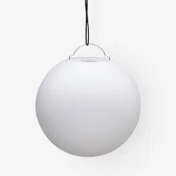Spherical LED lamp with remote control