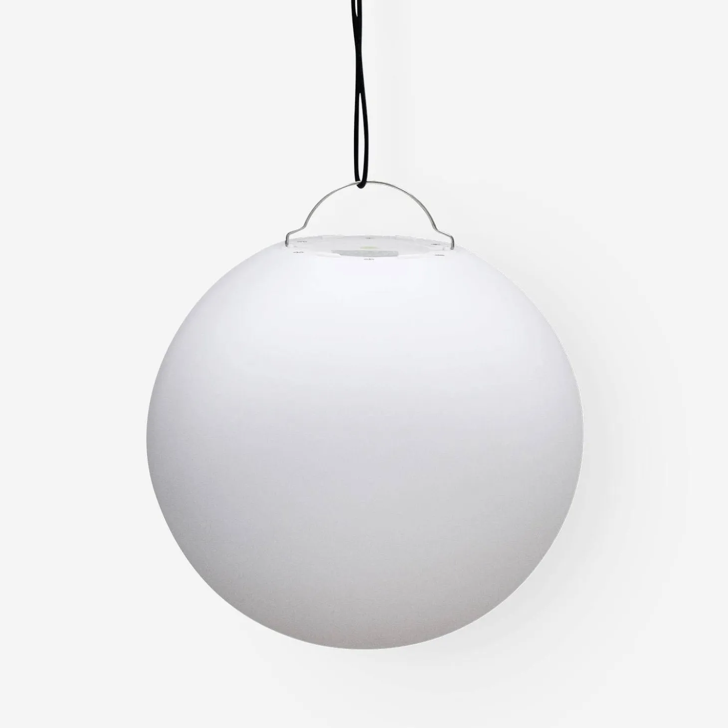Spherical LED lamp with remote control