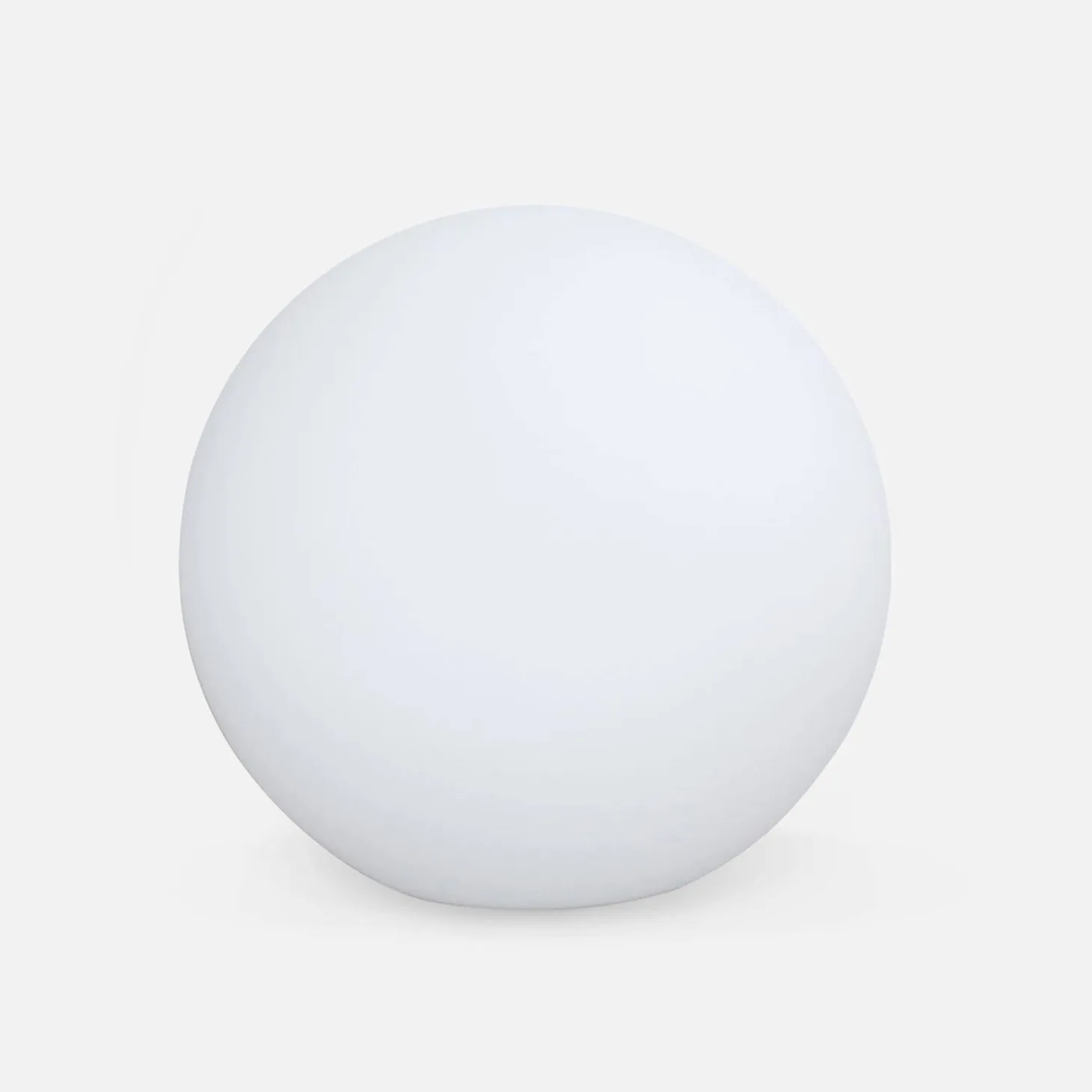 Spherical LED lamp with remote control