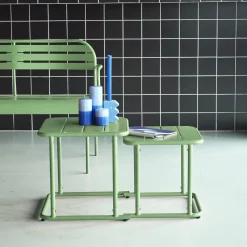 Square outdoor nesting table in steel