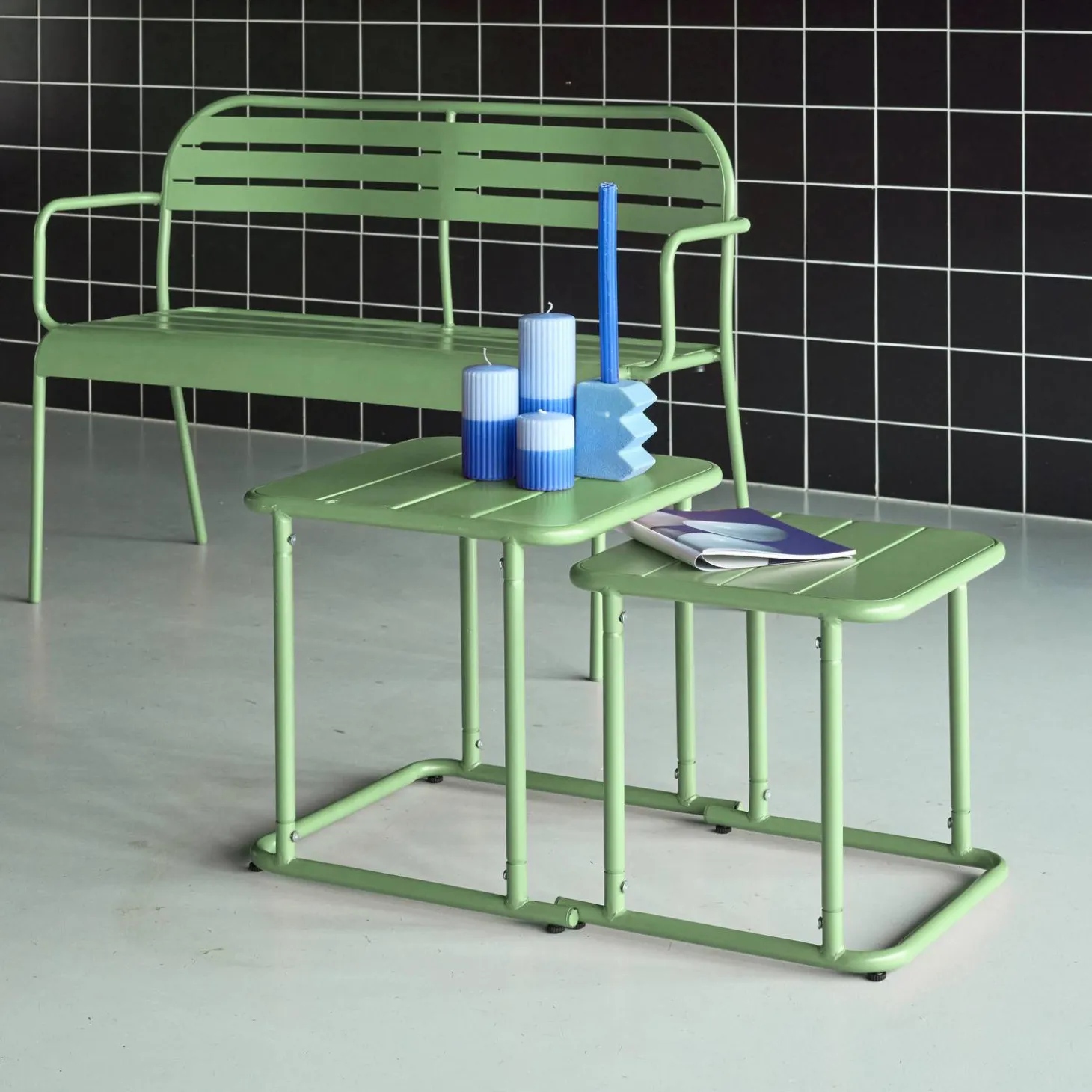 Square outdoor nesting table in steel