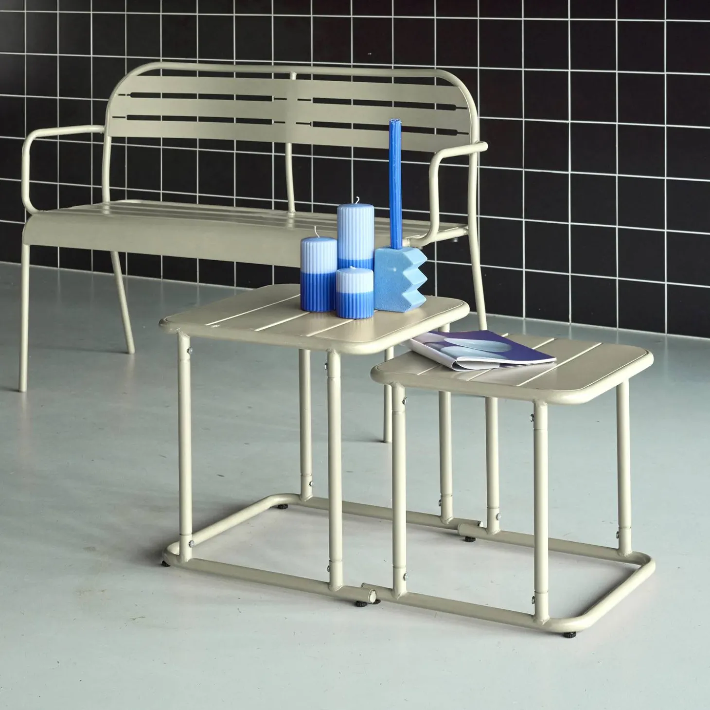 Square outdoor nesting table in steel