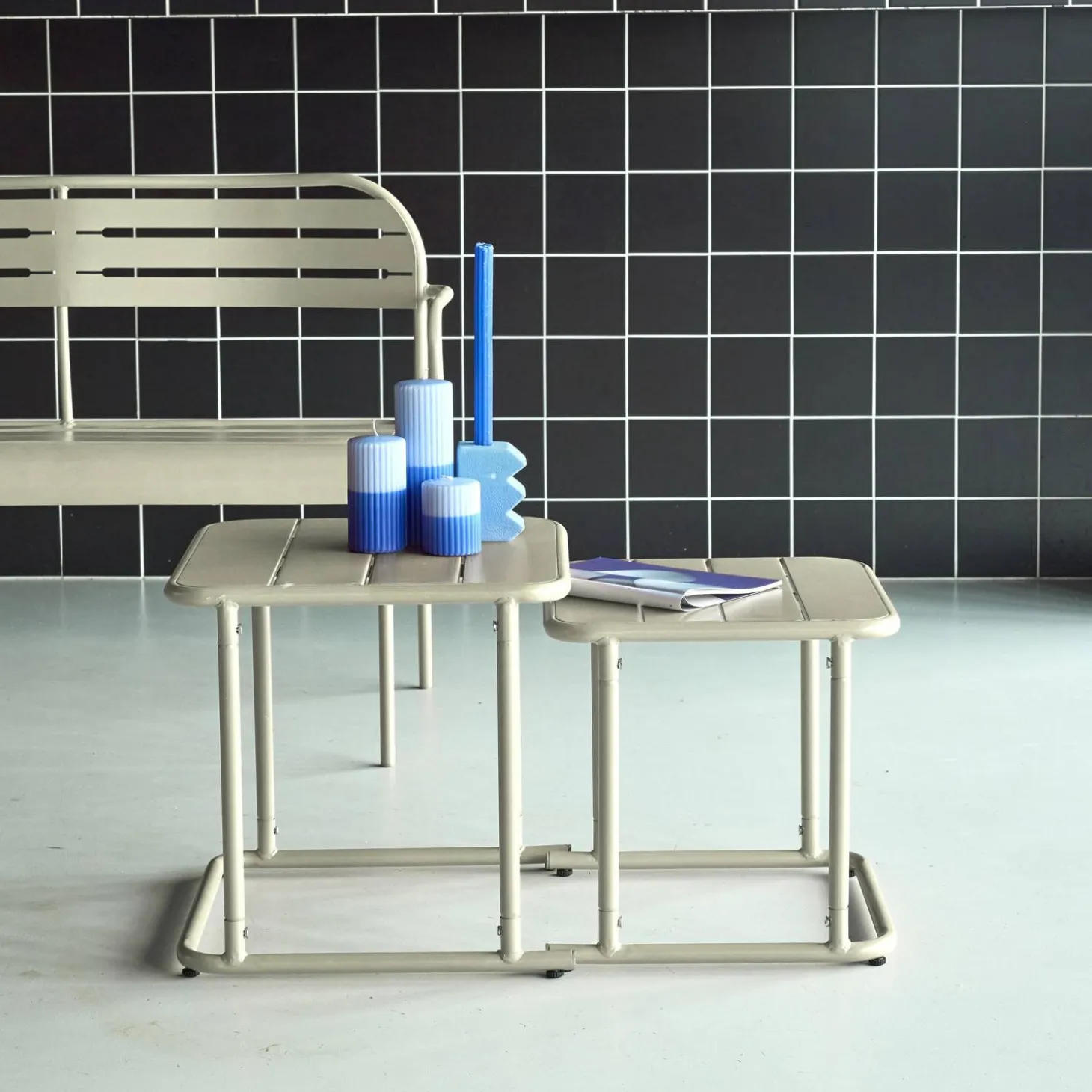 Square outdoor nesting table in steel