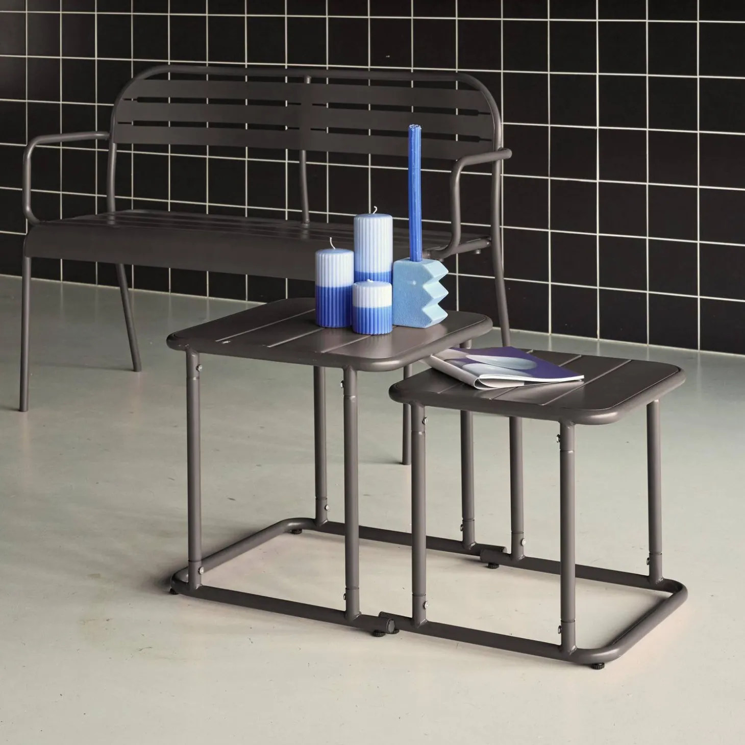 Square outdoor nesting table in steel