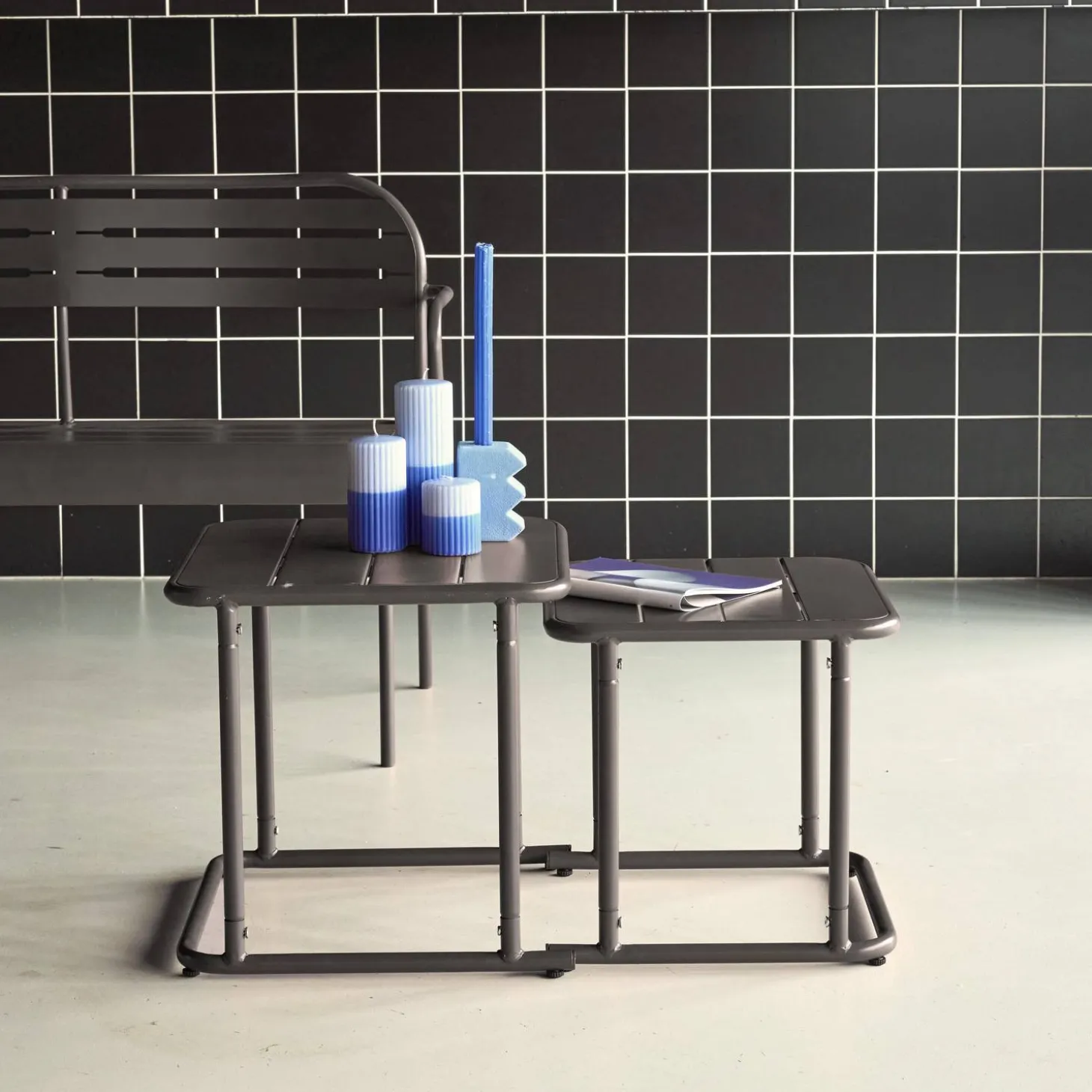 Square outdoor nesting table in steel