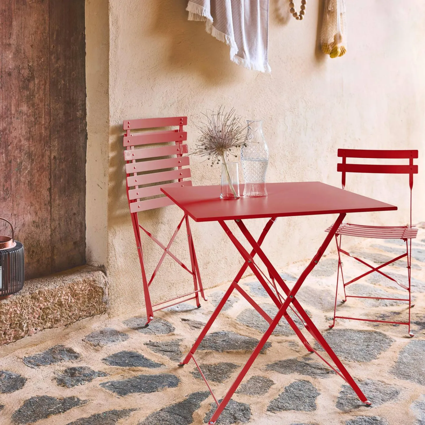 Square 2-seater folding metal bistro garden table with 2 chairs