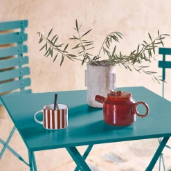 Square 2-seater folding metal bistro garden table with 2 chairs