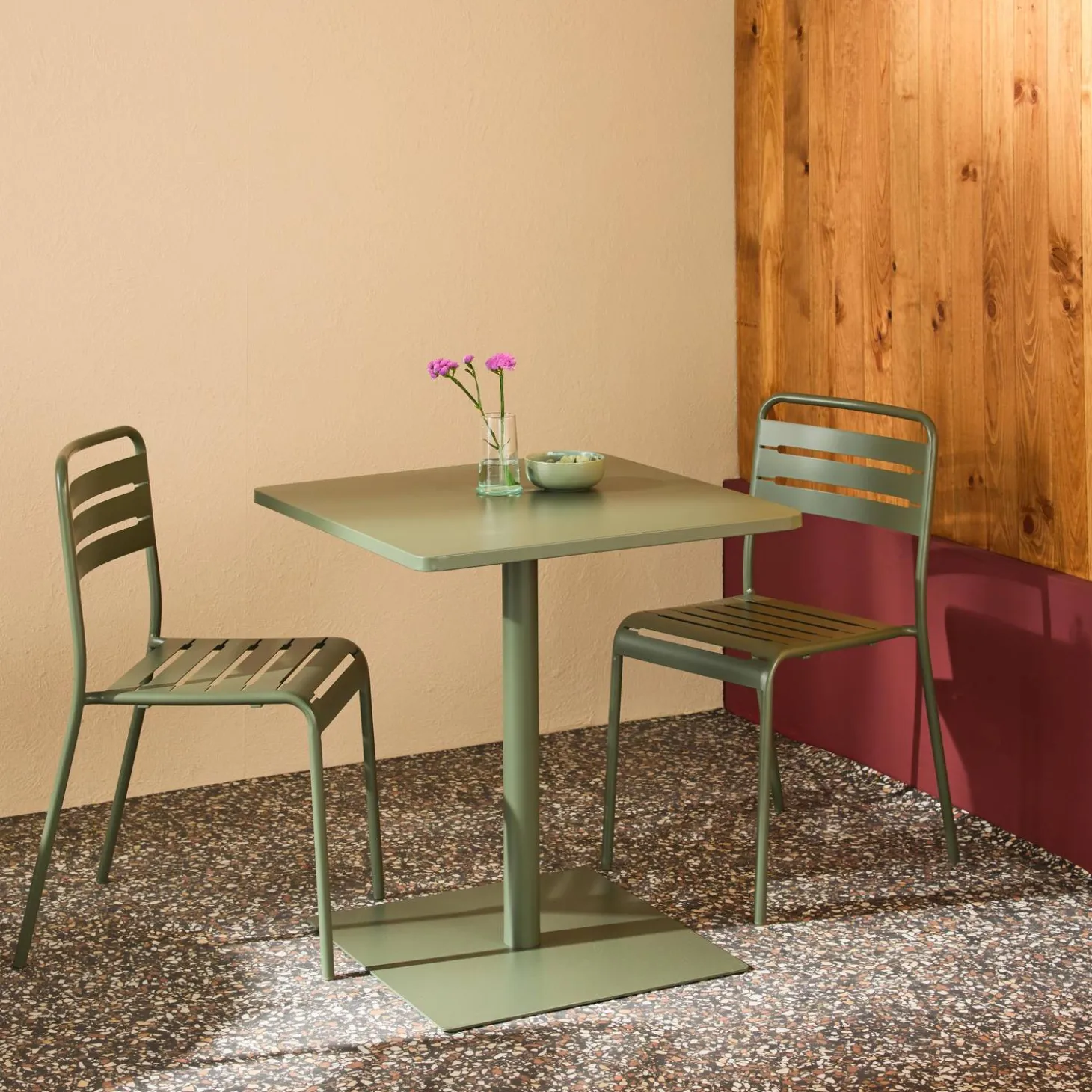 Square steel bistro garden table + 2 chairs
