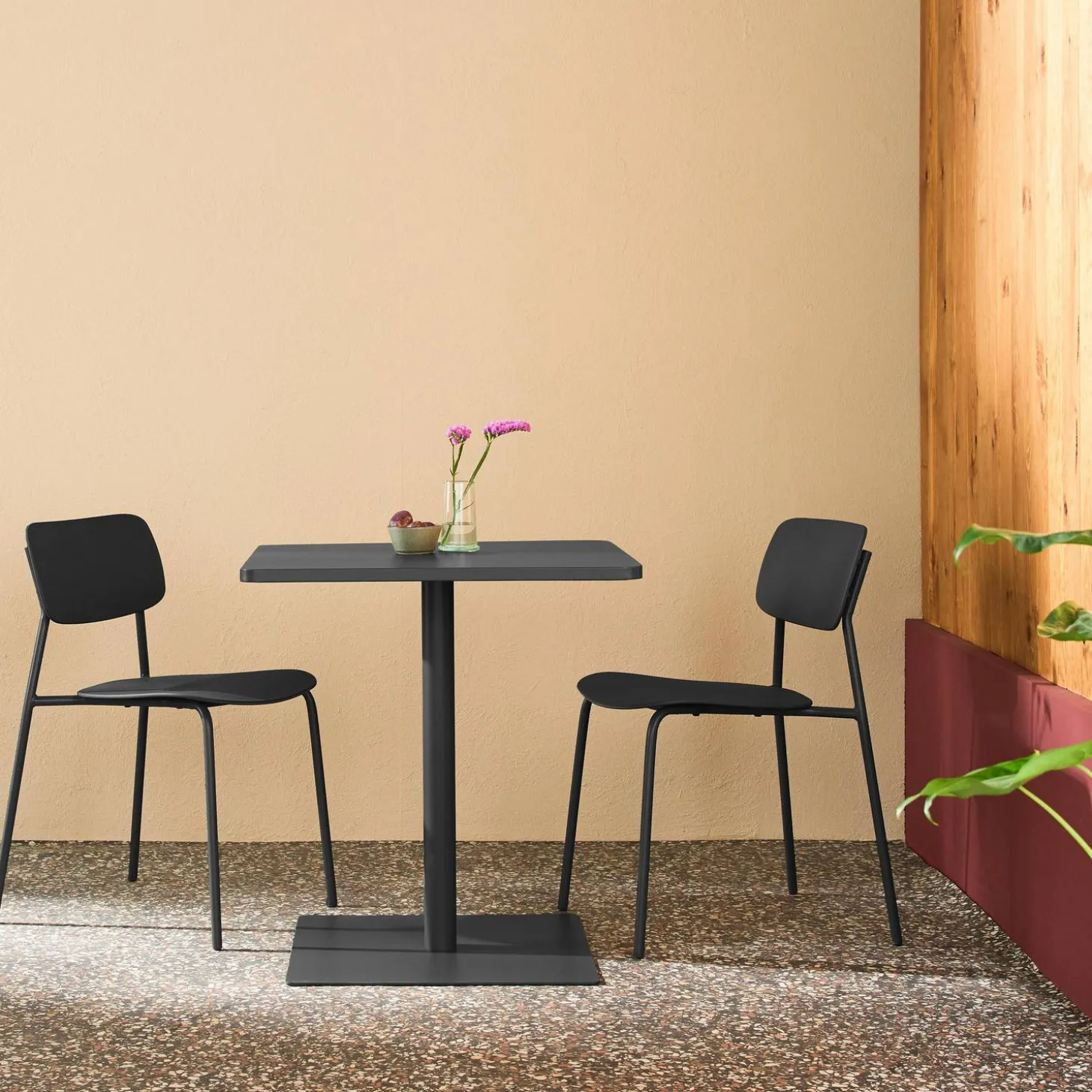 Square steel bistro garden table + 2 chairs