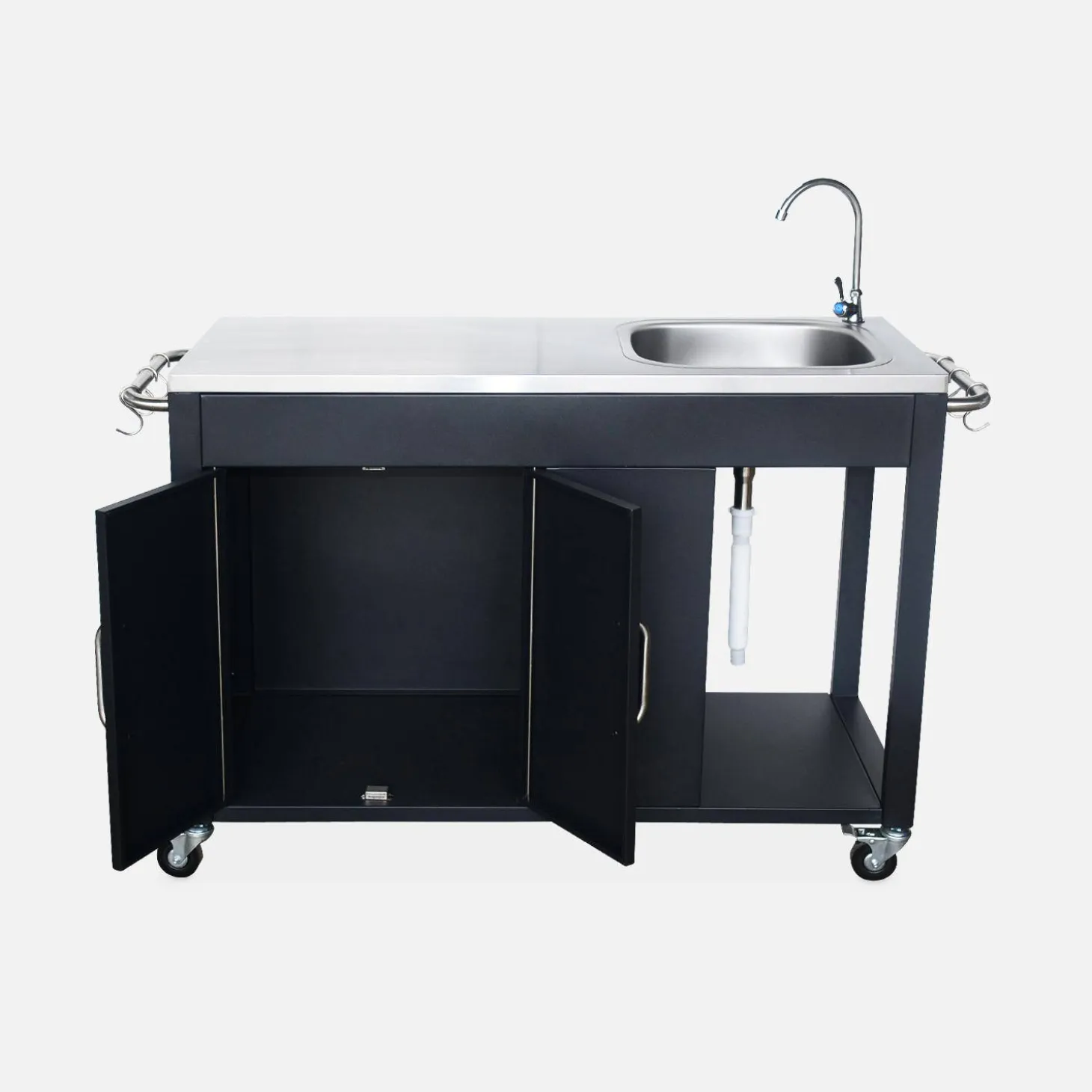 Steel outdoor kitchen