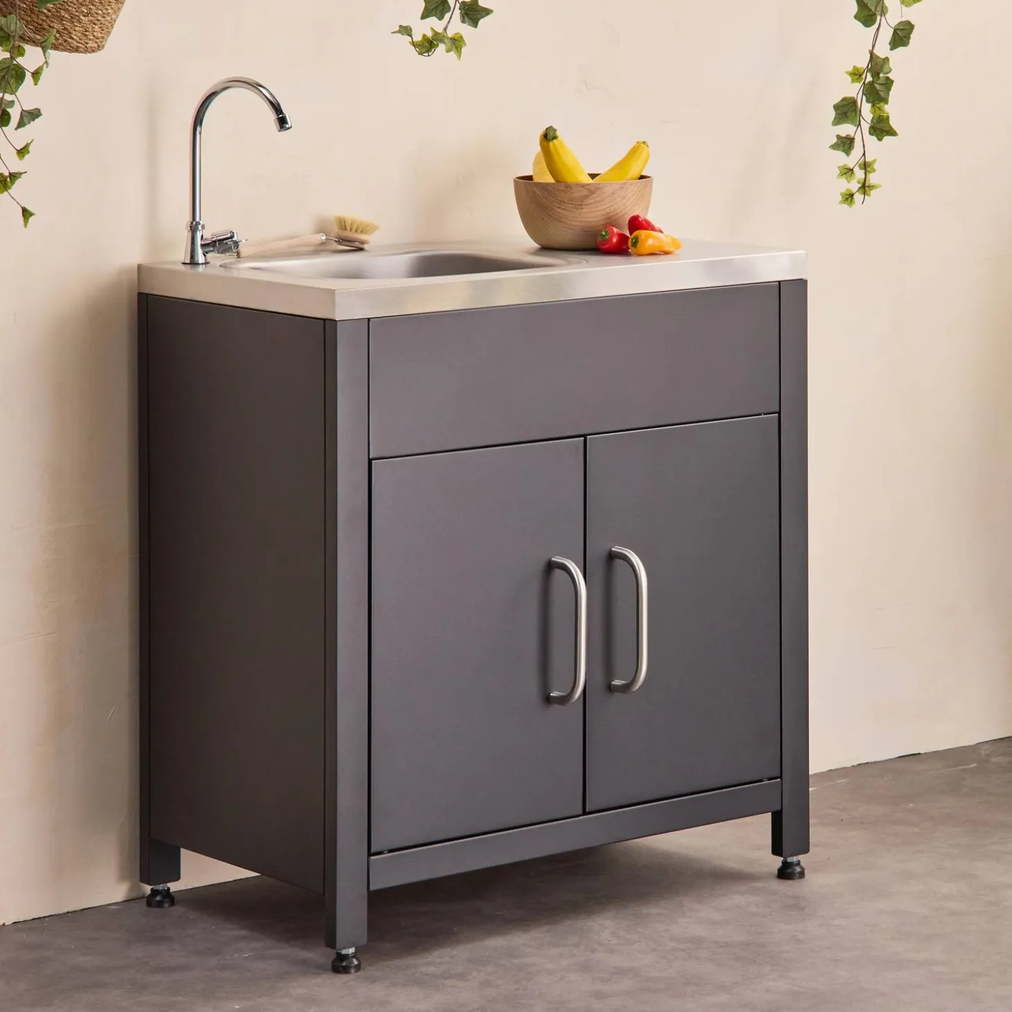 Steel outdoor kitchen with sink