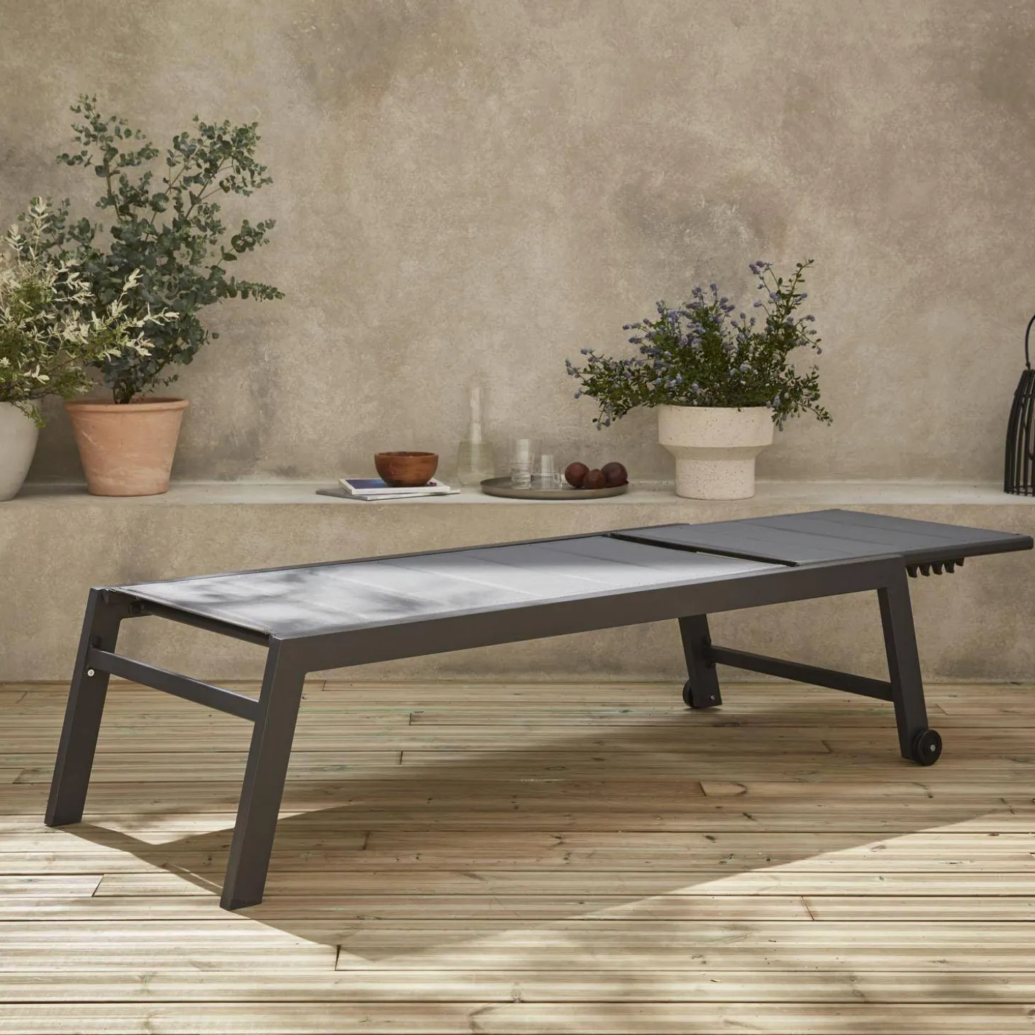 Textilene and aluminium sun lounger, 6 reclining positions