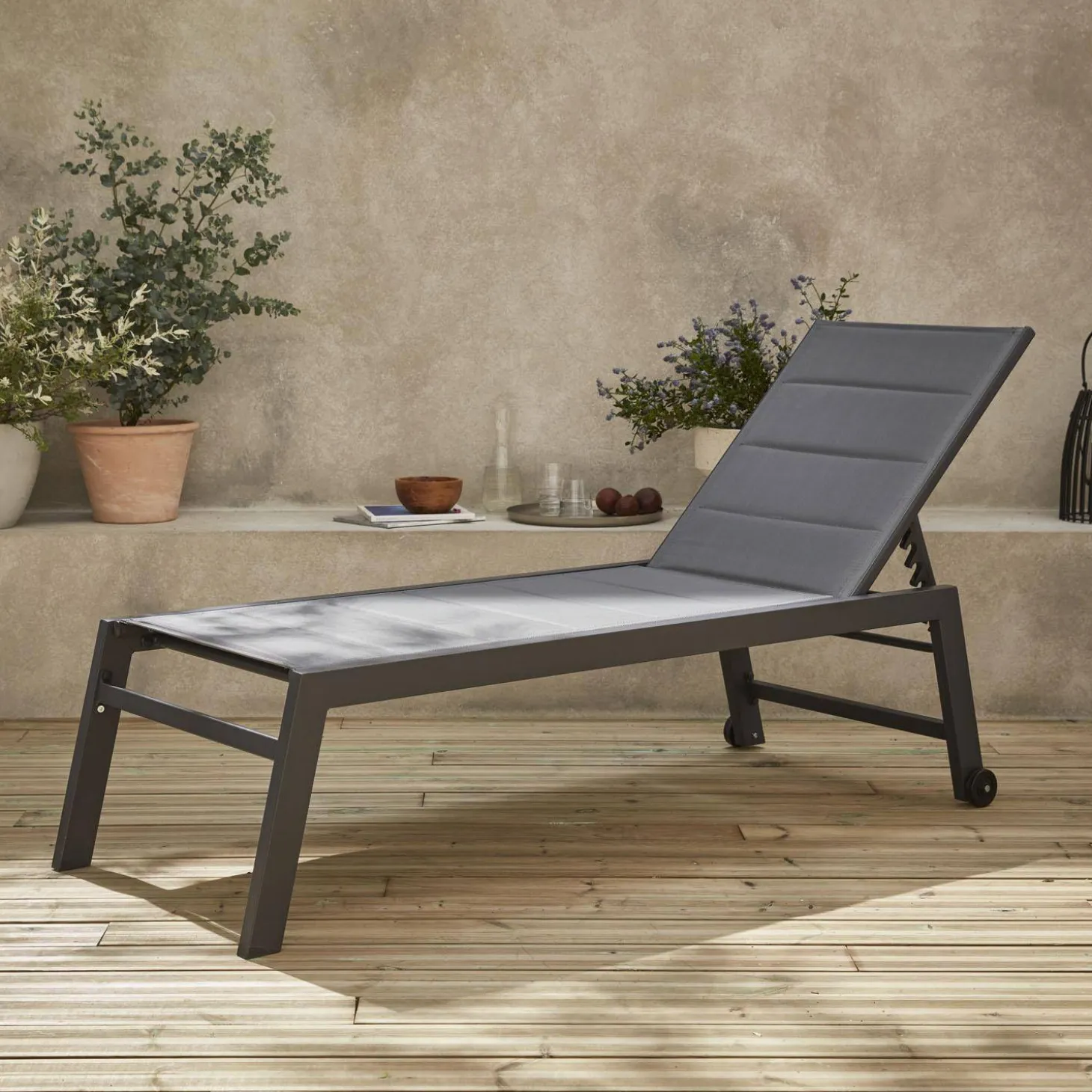 Textilene and aluminium sun lounger, 6 reclining positions