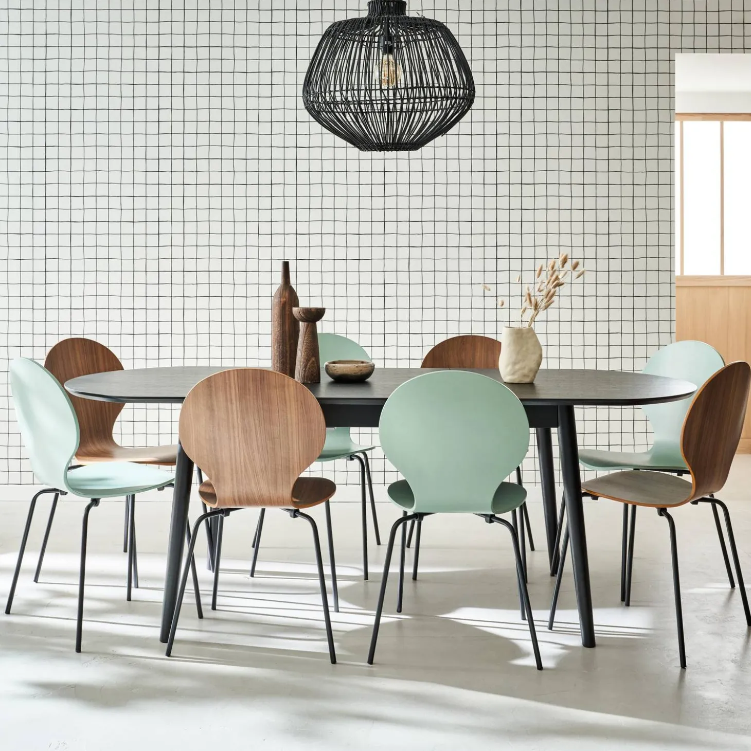 6 to 8-seater extendable oval dining table