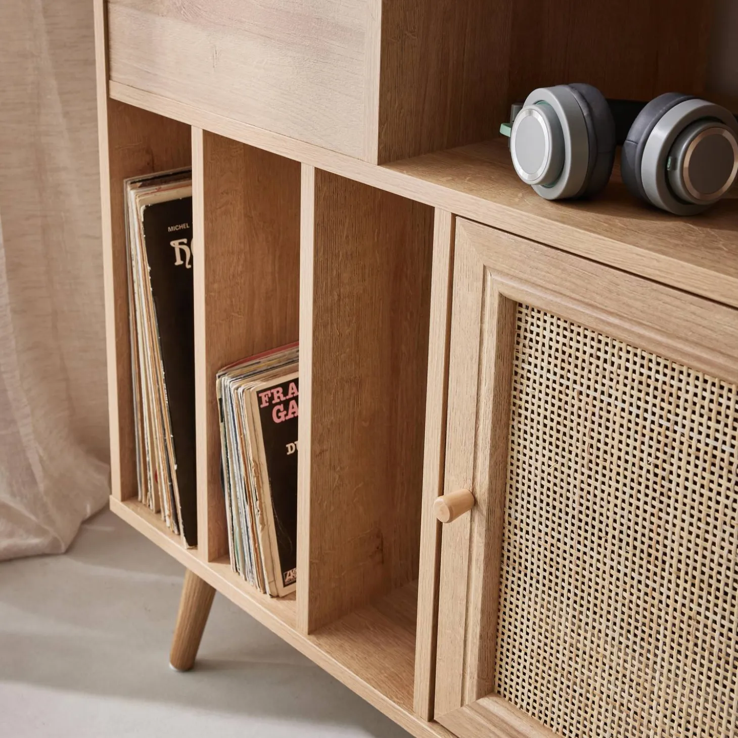 Vinyl furniture with wood effect and cane