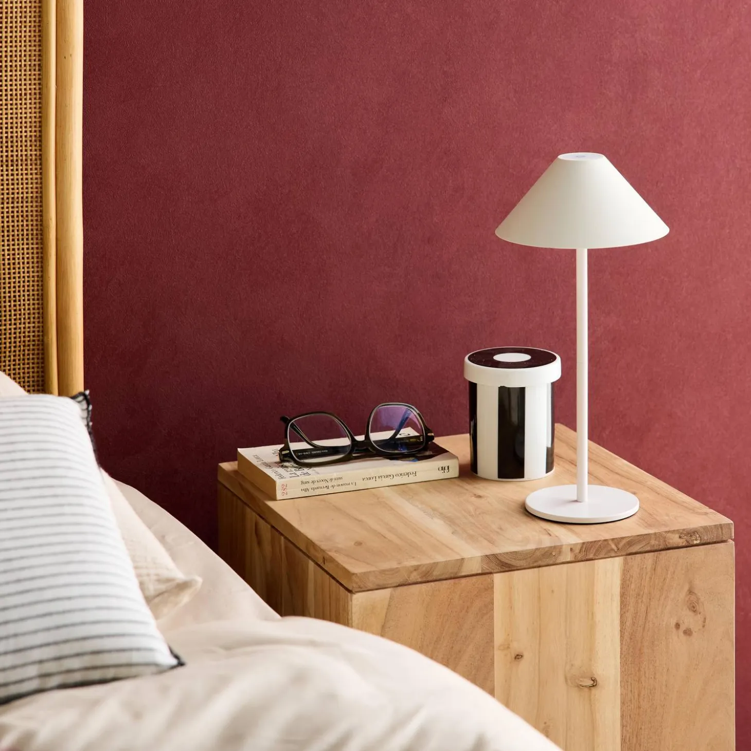 Wireless LED table lamp for indoor/outdoor use, 32cm