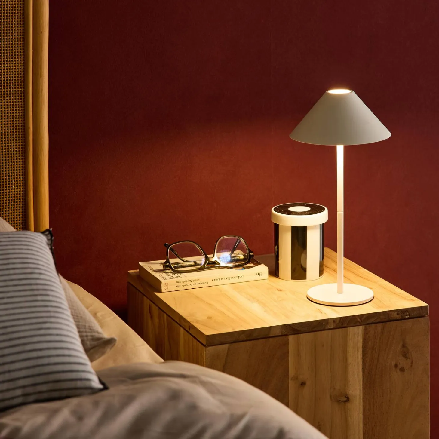 Wireless LED table lamp for indoor/outdoor use, 32cm