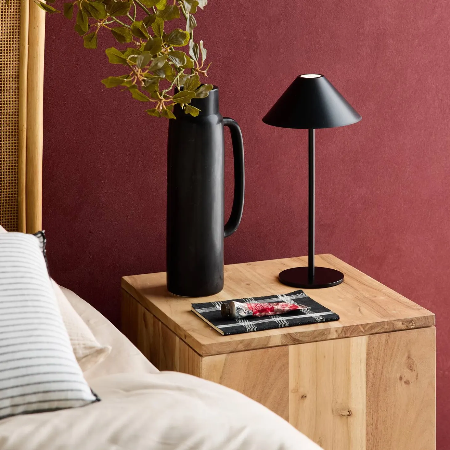 Wireless LED table lamp for indoor/outdoor use, 32cm