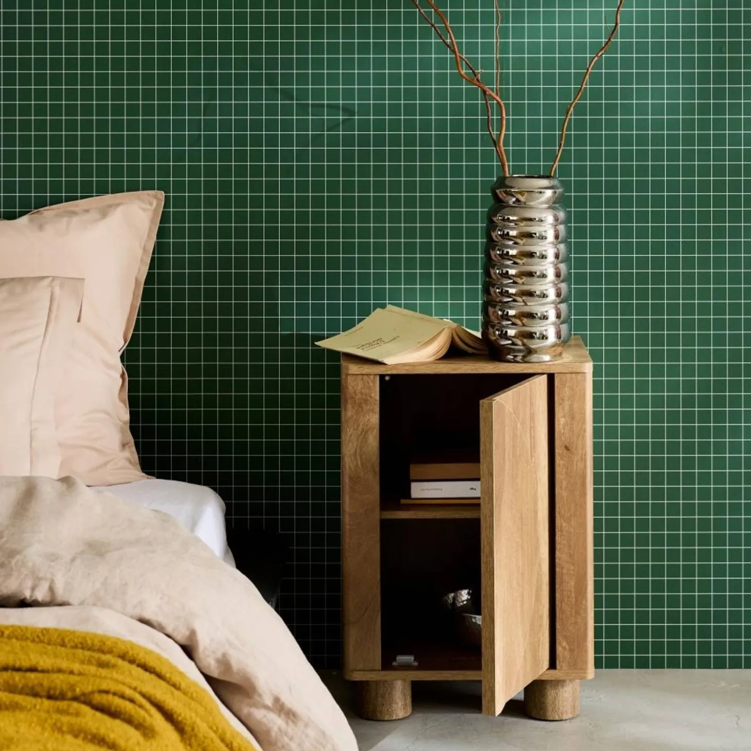Wood effect bedside table with 1 reversible door
