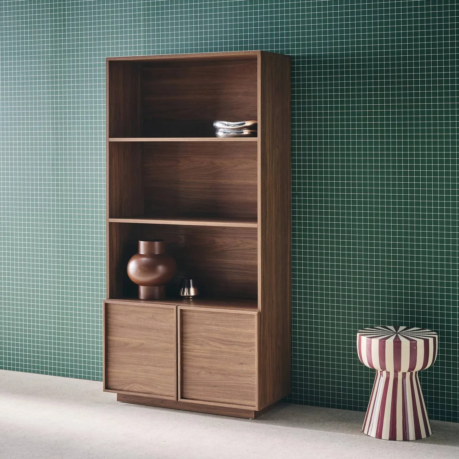 Wood effect bookshelf 2 doors 5 levels