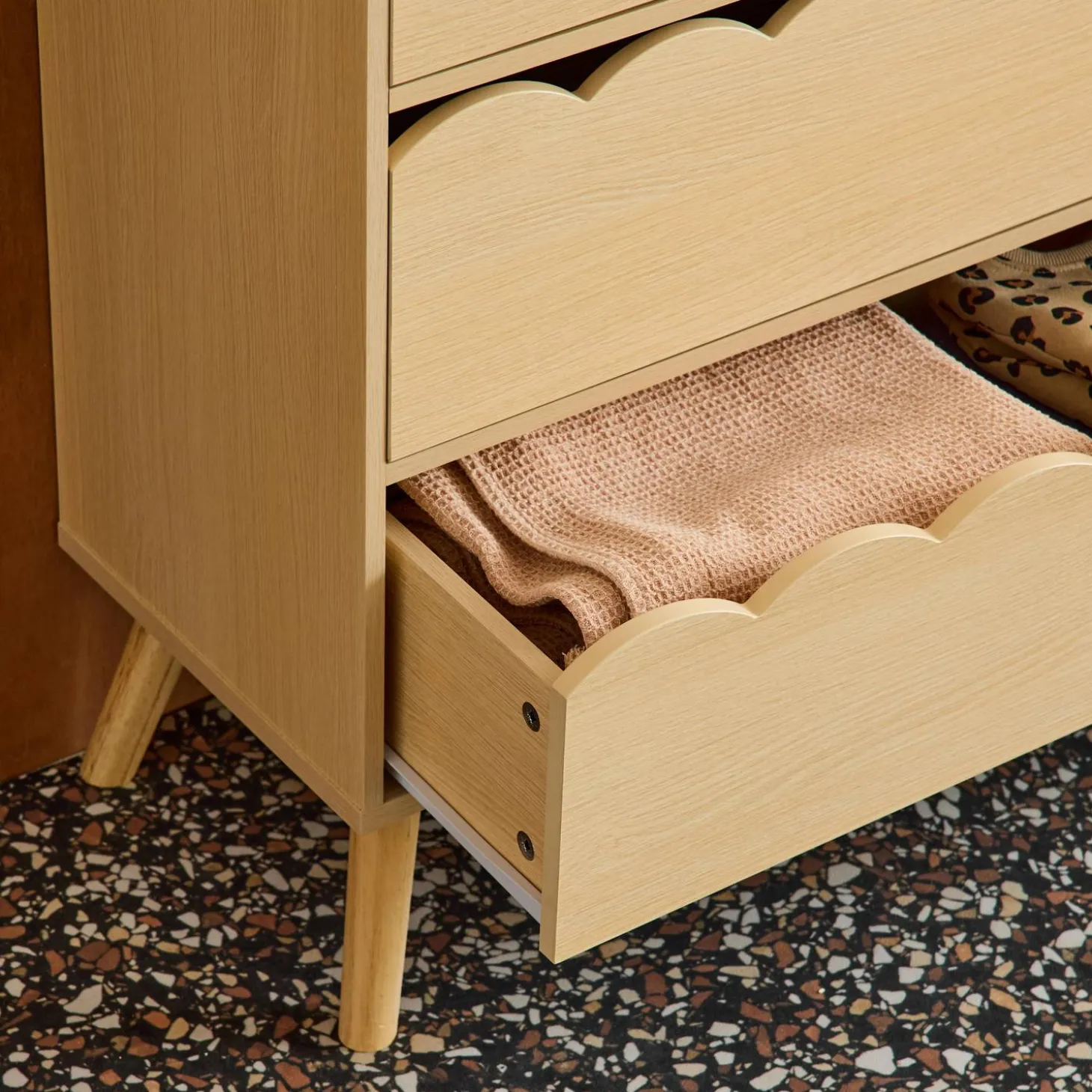 Wood-effect children's chest of 3 drawers