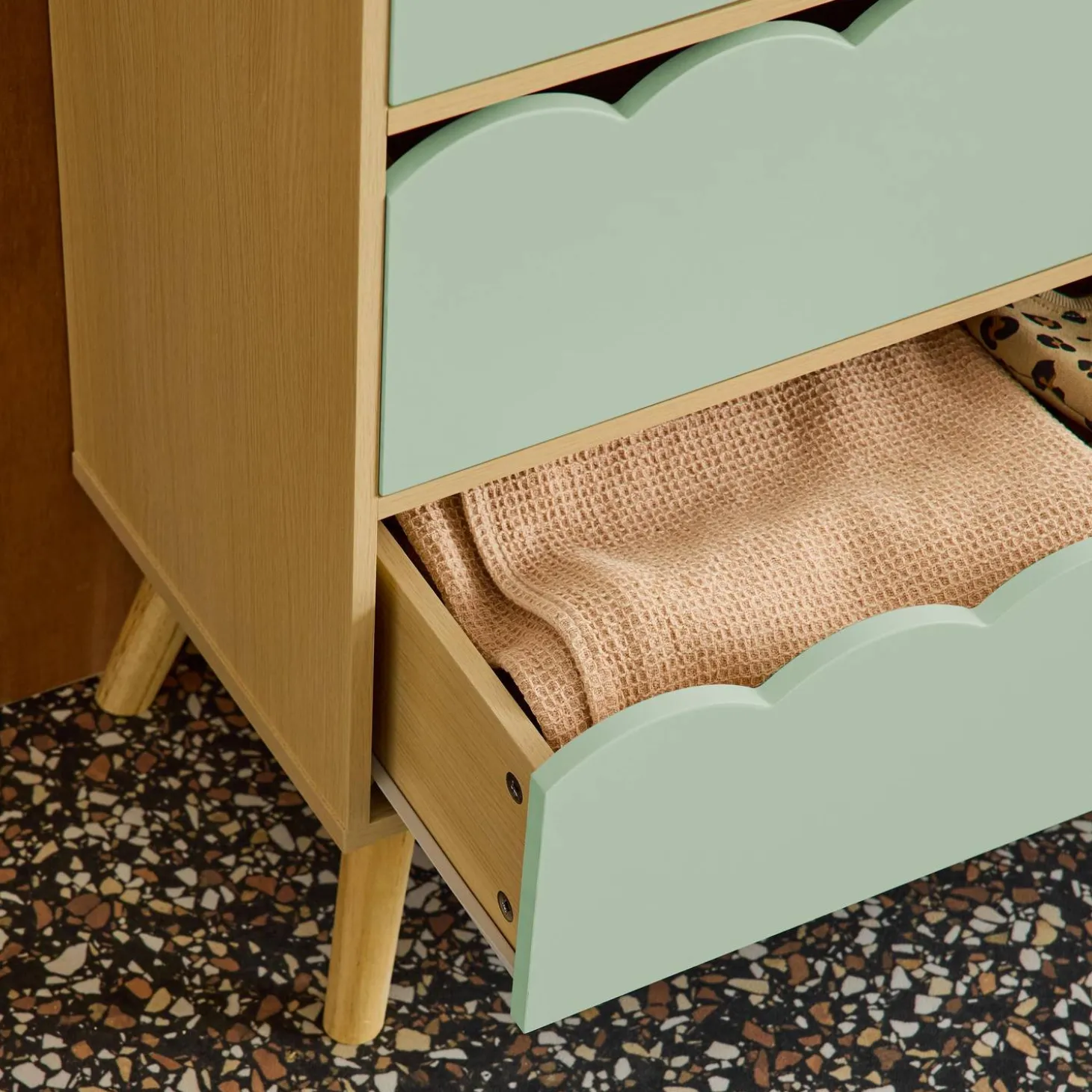 Wood-effect children's chest of 3 drawers