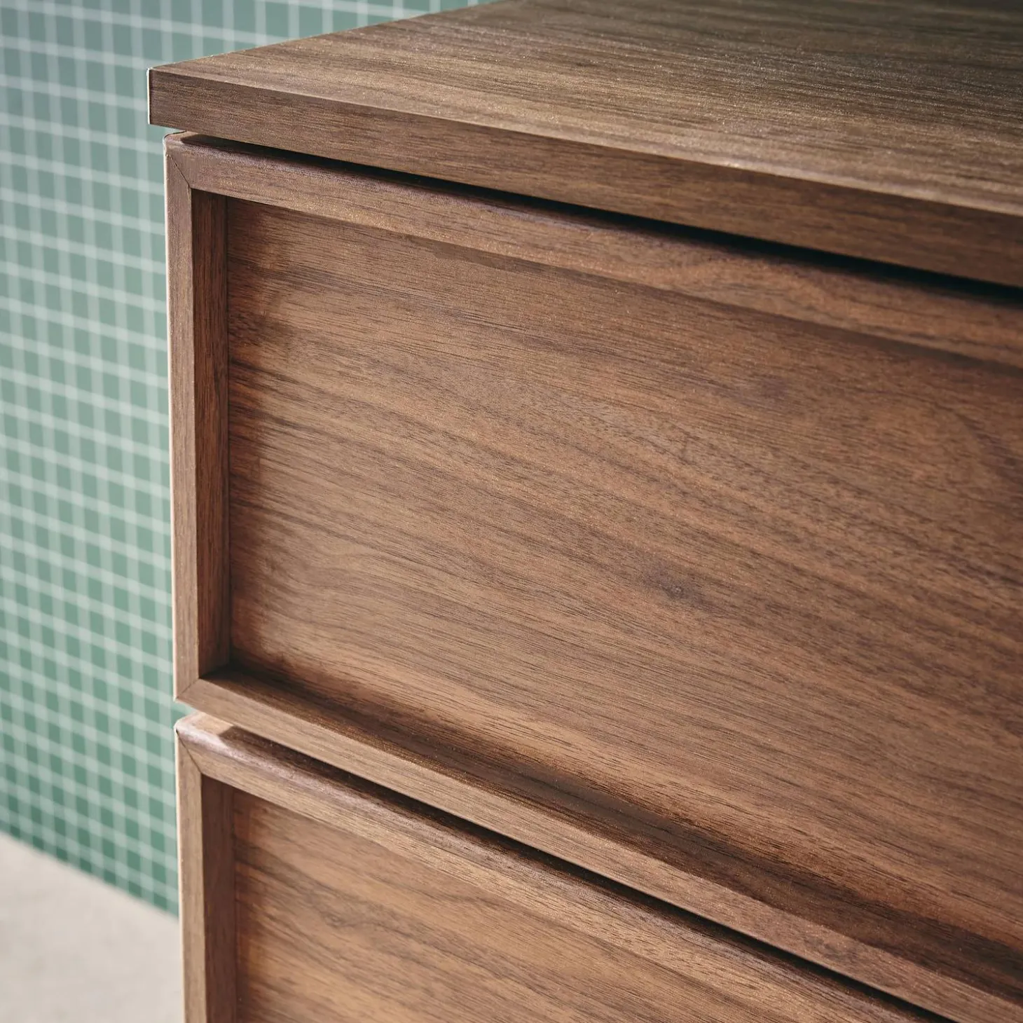 Wood effect desk 2 doors 2 drawers 1 niche 140cm
