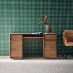Wood effect desk 2 doors 2 drawers 1 niche 140cm