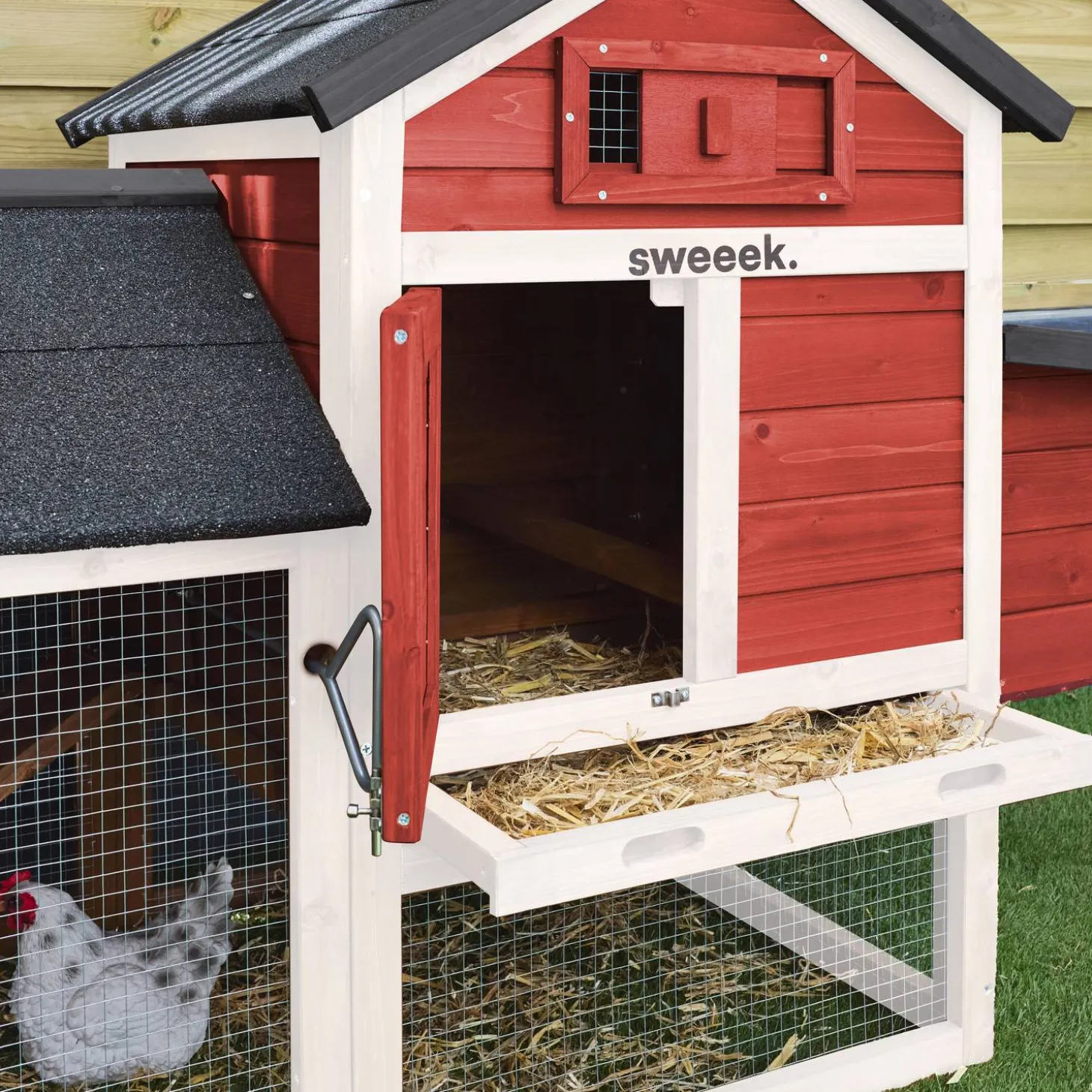 Wooden chicken coop for 3 chickens with nesting box