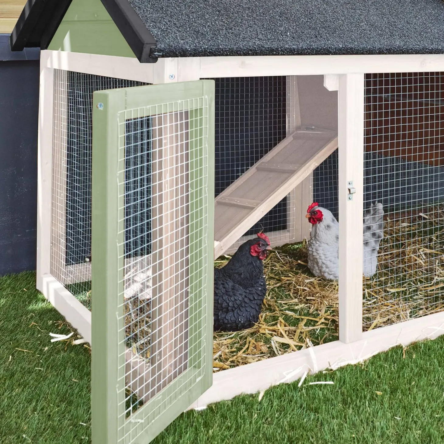 Wooden chicken coop for 3 chickens with nesting box