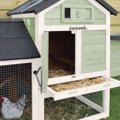 Wooden chicken coop for 3 chickens with nesting box