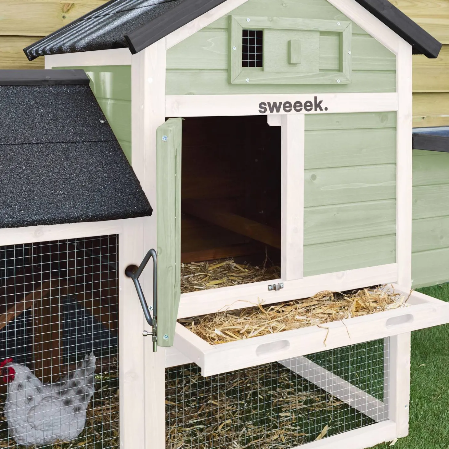 Wooden chicken coop for 3 chickens with nesting box