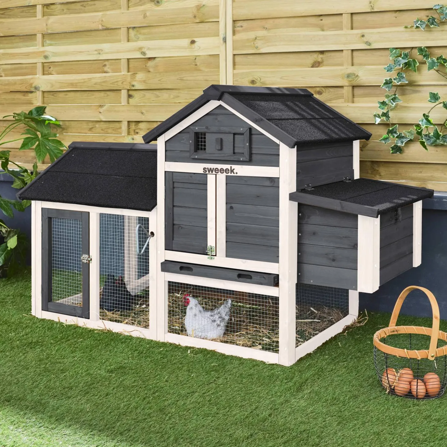 Wooden chicken coop for 3 chickens with nesting box