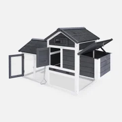 Wooden chicken coop for 3 chickens with nesting box