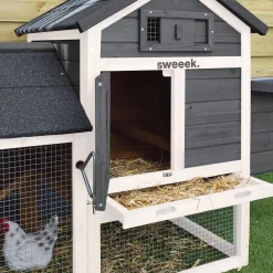 Wooden chicken coop for 3 chickens with nesting box