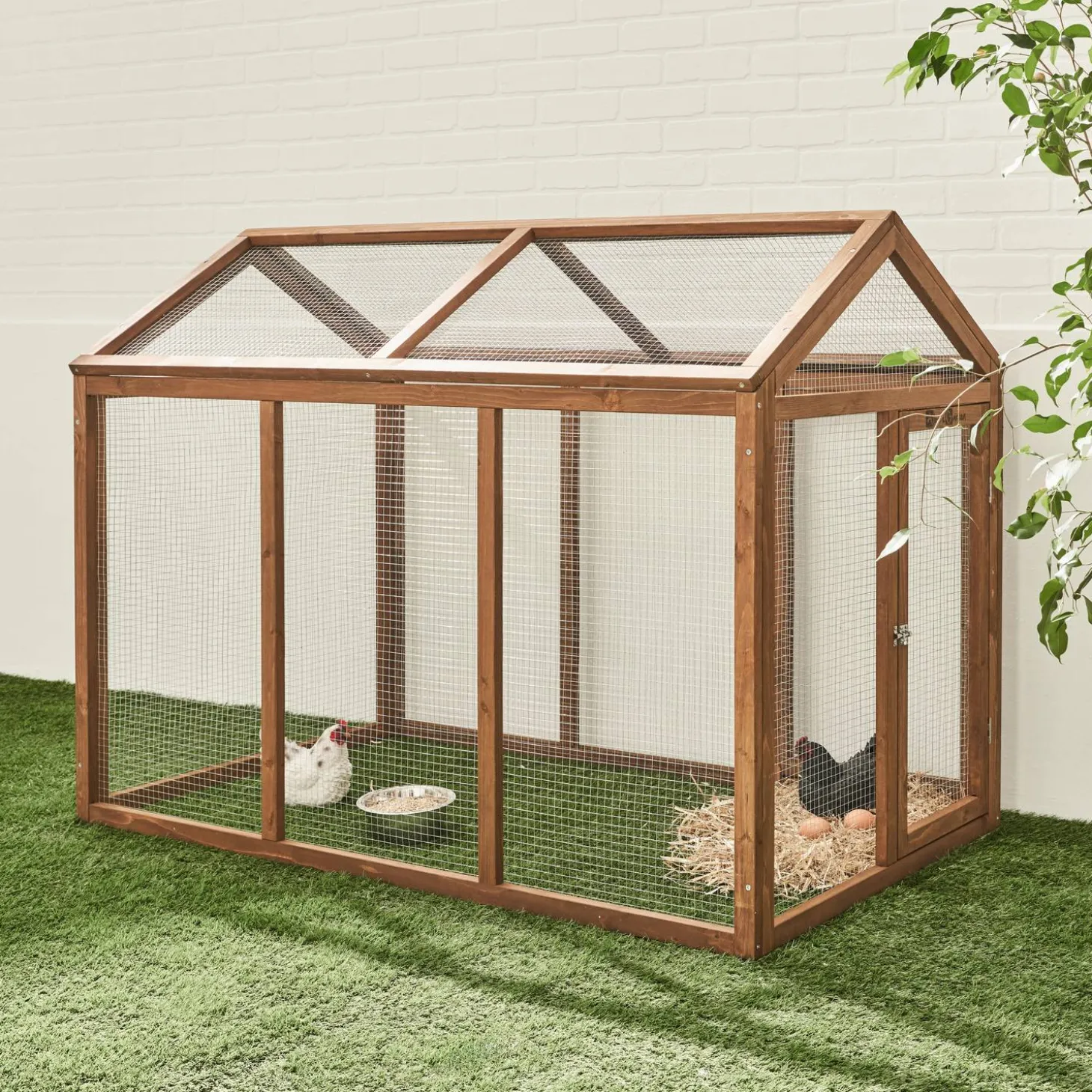 Wooden chicken run for 3 chickens