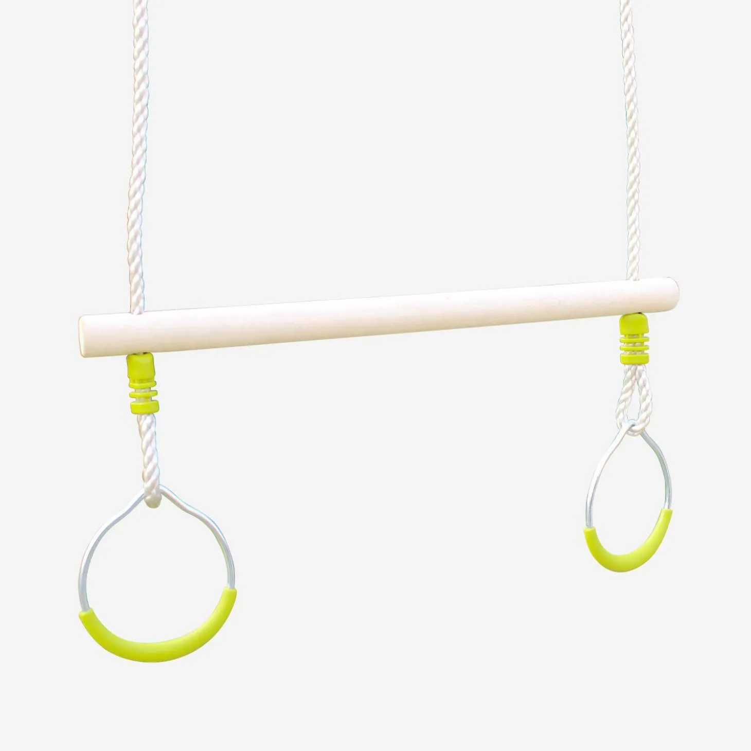 Wooden trapeze with metal rings